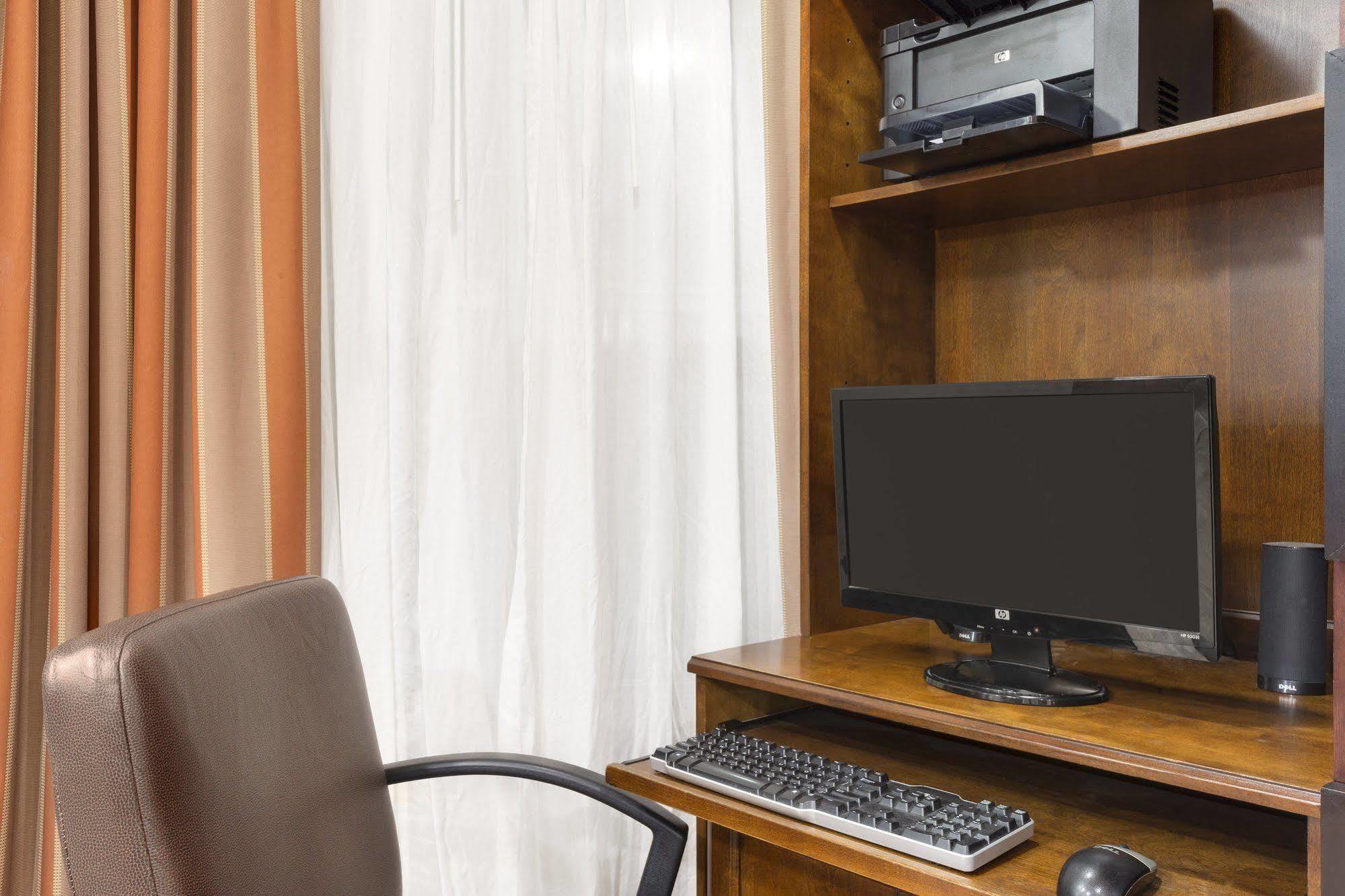 Country Inn & Suites By Radisson, Savannah I-95 North, Ga Port Wentworth Esterno foto